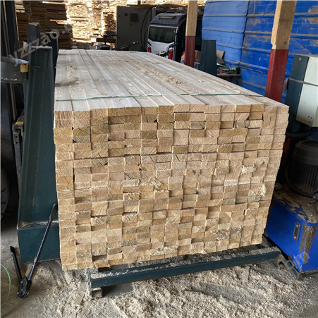 良美建材 防腐木材加工厂 建筑木方4*6 规格可定制