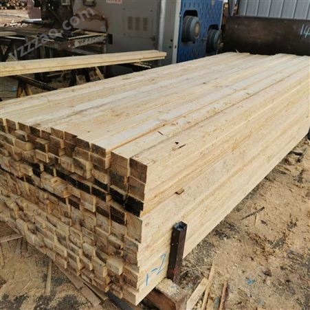 良美建材 辐射松木方加工3米辐射松含水率白松方木供应